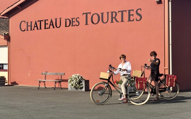 Meet the winemakers at Château des Tourtes