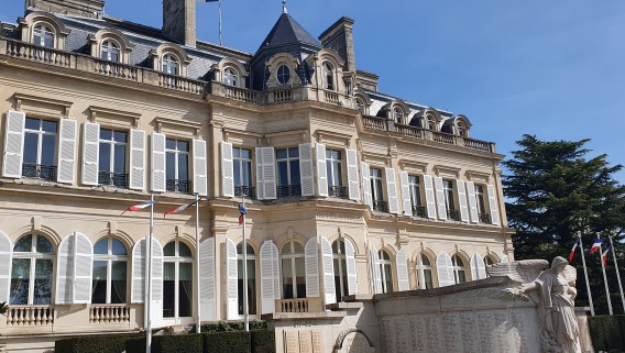 L'Hôtel de Ville - 2